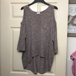 Comfy and flowy shirt!